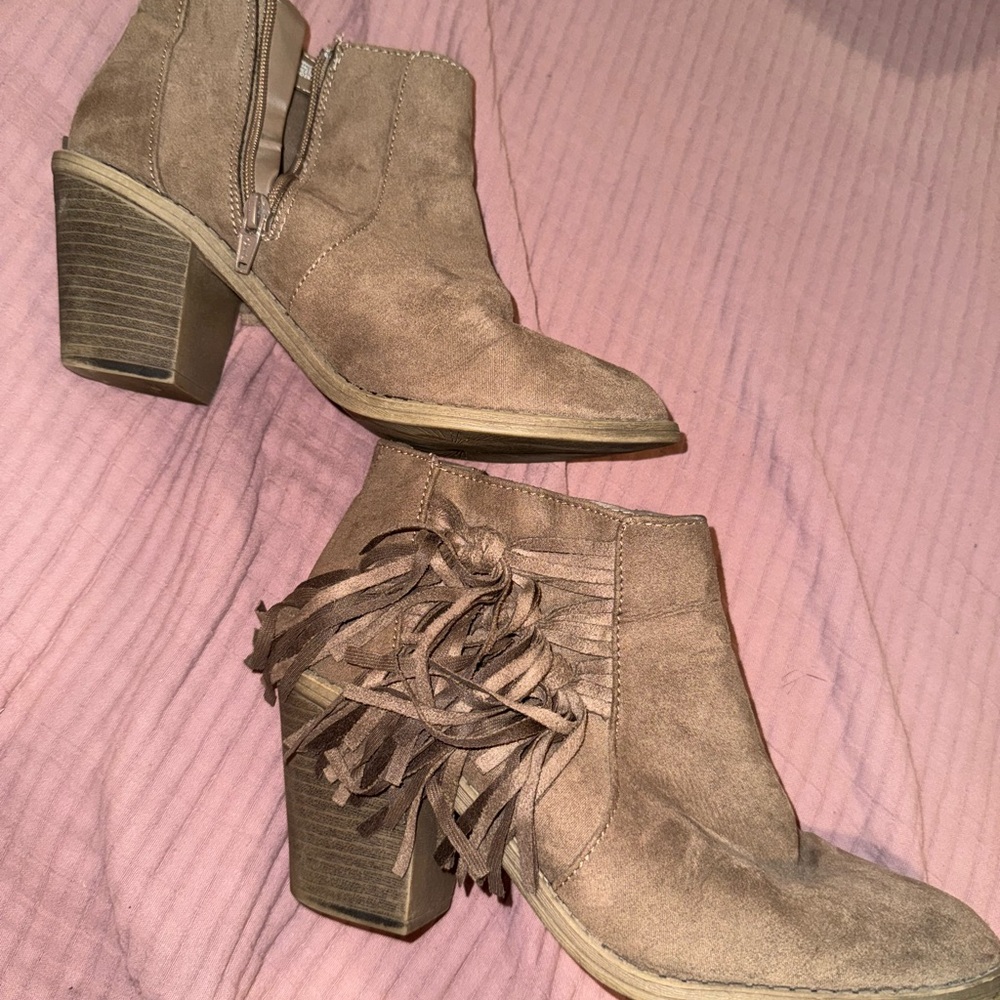 Suede Fringe Block Heel Ankle Boots - Taupe